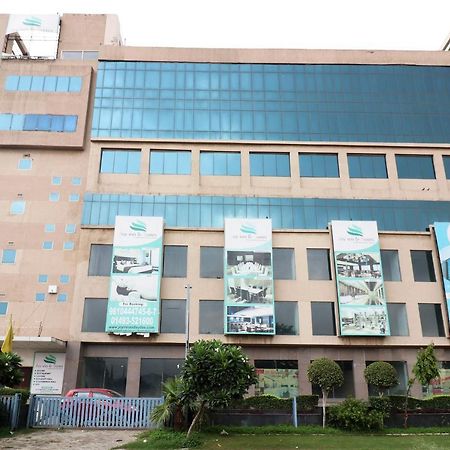 Capital O 19296 Joy Inn & Suites Bhiwadi Exterior foto